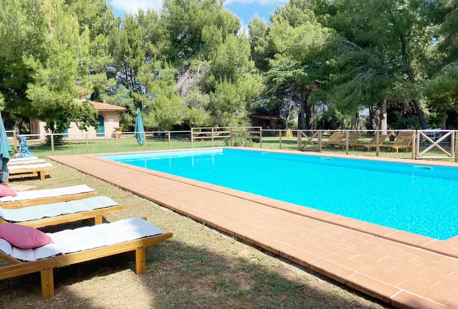 Guest house Relais Casale Il Poggetto Villa Paola By Zoom In Earth Cecina