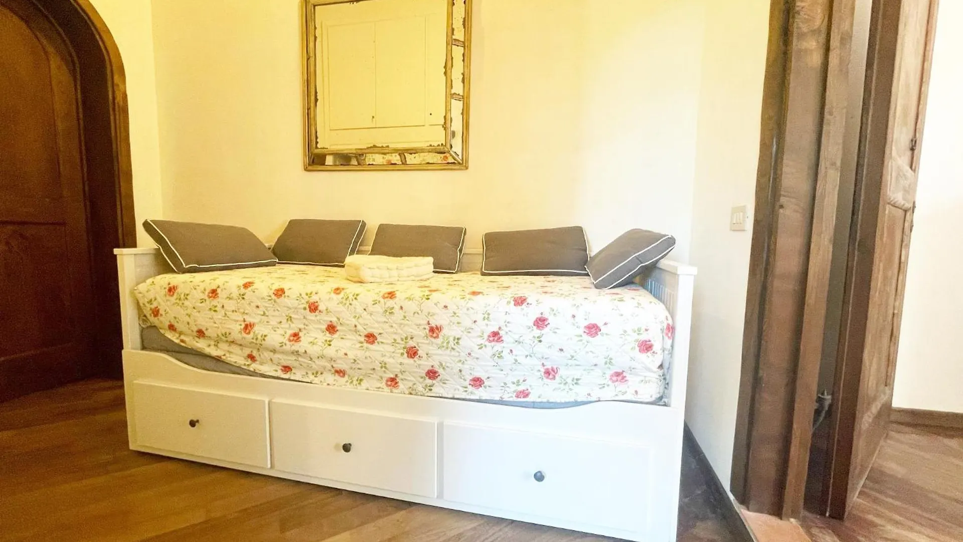 Guest house Relais Casale Il Poggetto Villa Paola By Zoom In Earth Cecina  Italy