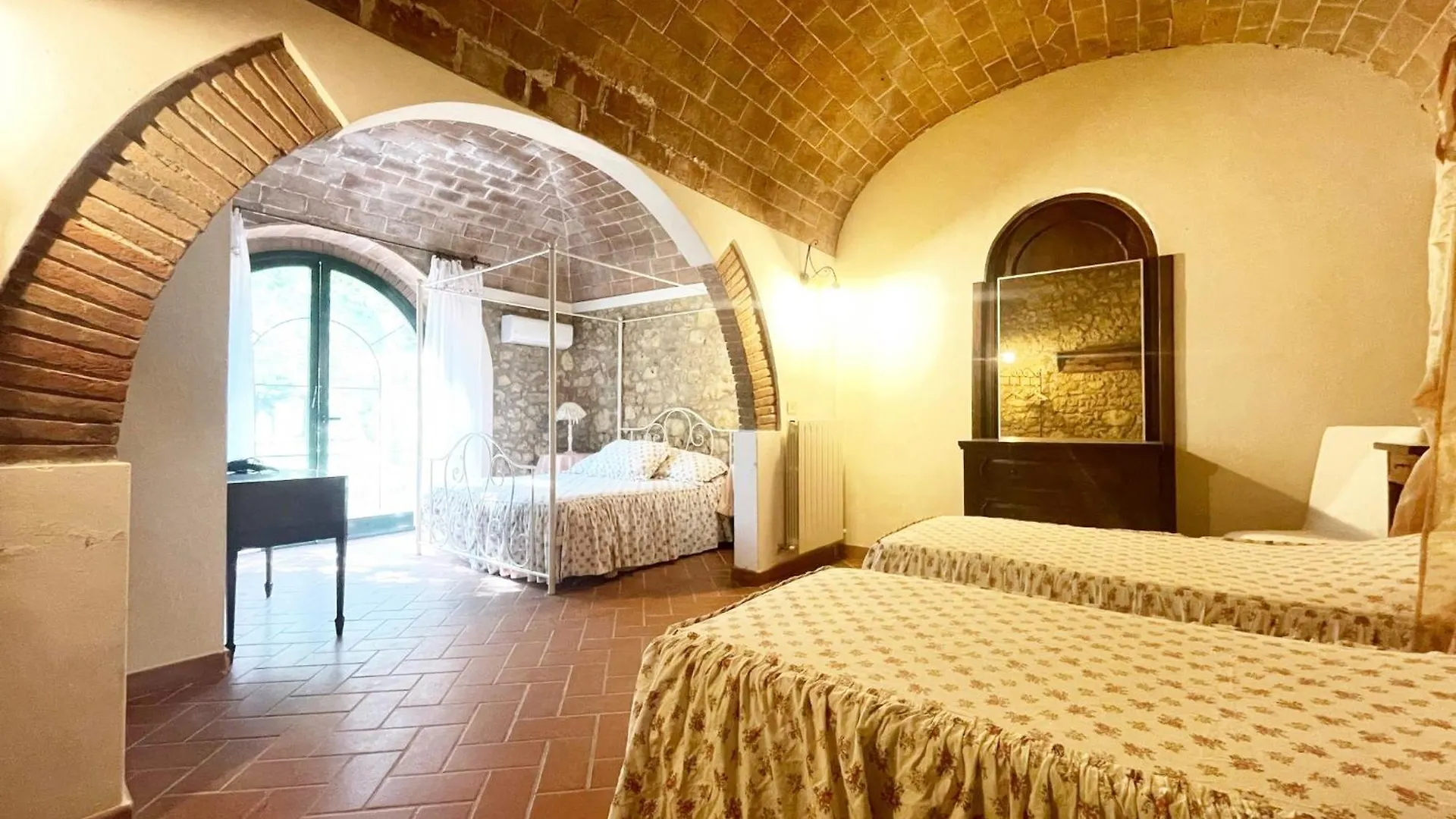 Affittacamere Relais Casale Il Poggetto Villa Paola By Zoom In Earth Cecina  Italia