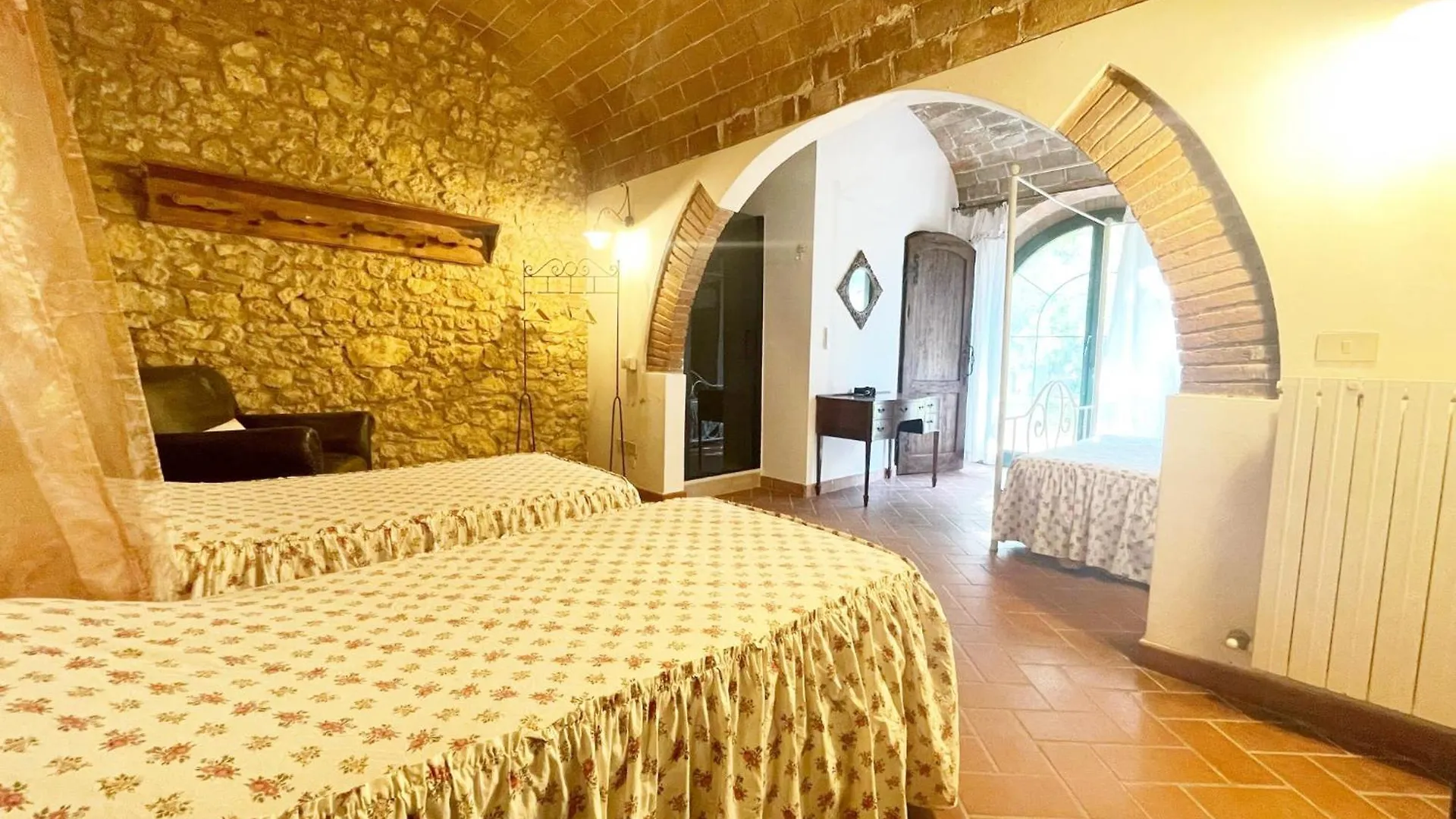 Maison d'hôtes Relais Casale Il Poggetto Villa Paola By Zoom In Earth Cecina  Italie